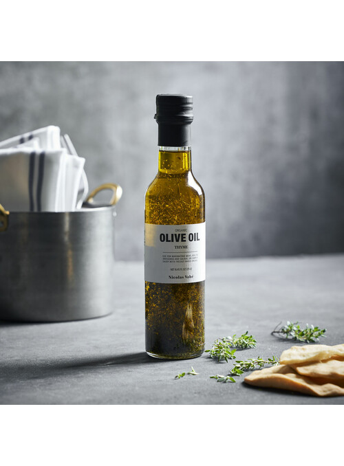 Organic olive oil with thyme