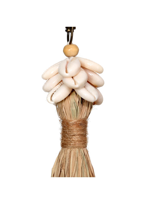 La Pompon En Raffia Et Cowrie