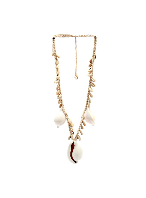 Le Collier De Grands Cowrie...