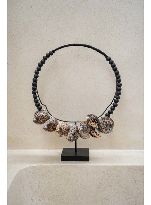 Le Collier Cowrie Tigre En...